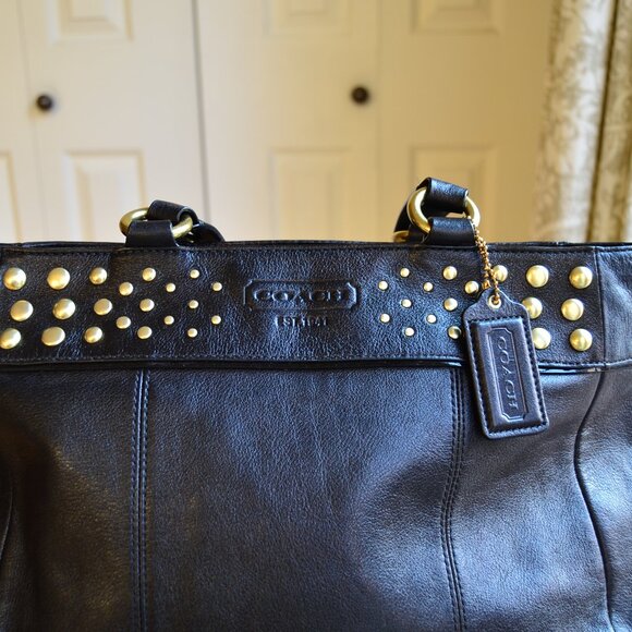 Coach black leather handbag with gold grommets - Picture 3 of 16